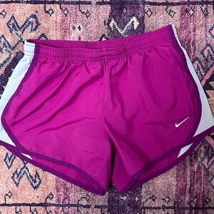 Women's Nike Shorts - Sz. M